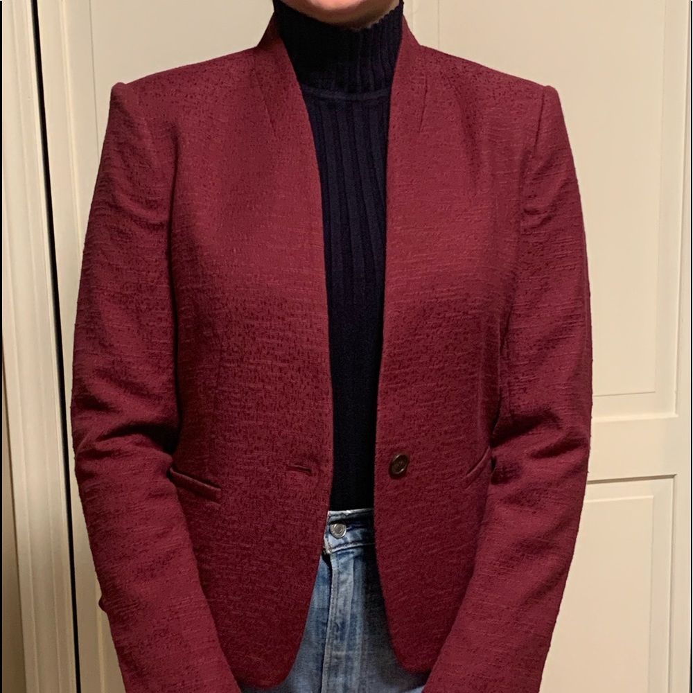 Nice blazer for work or everyday!